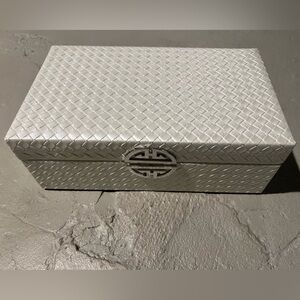 Silvery-White Faux Leather Woven Jewelry Box